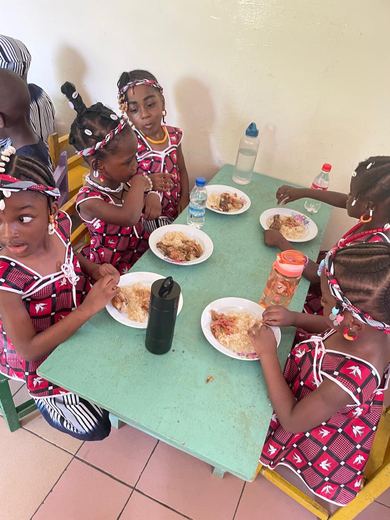 Enfants de maternelle costumés pour le mardi gras